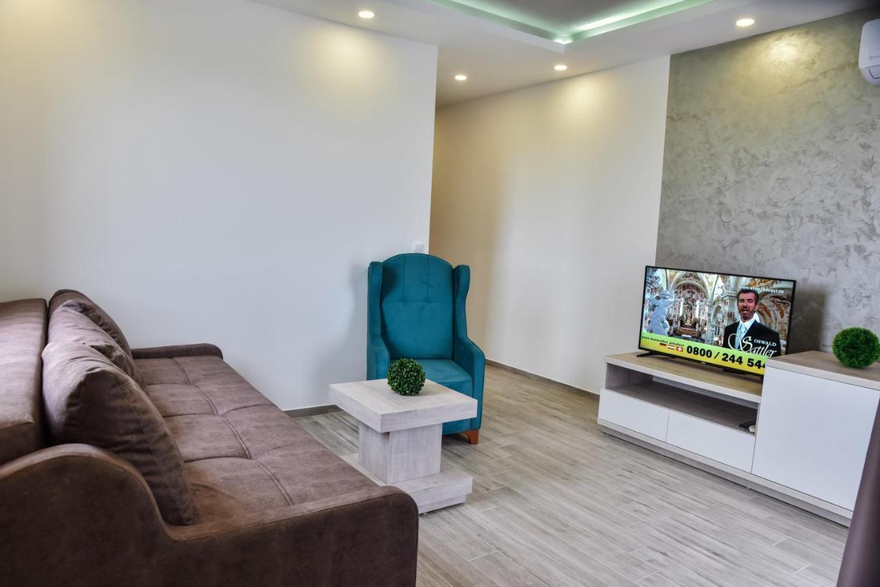 Hotel Heaven Lux Ulcinj Esterno foto