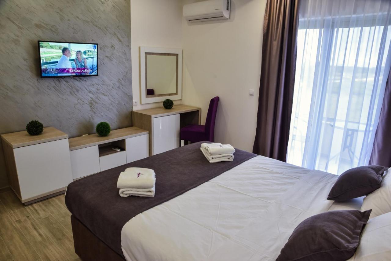 Hotel Heaven Lux Ulcinj Esterno foto