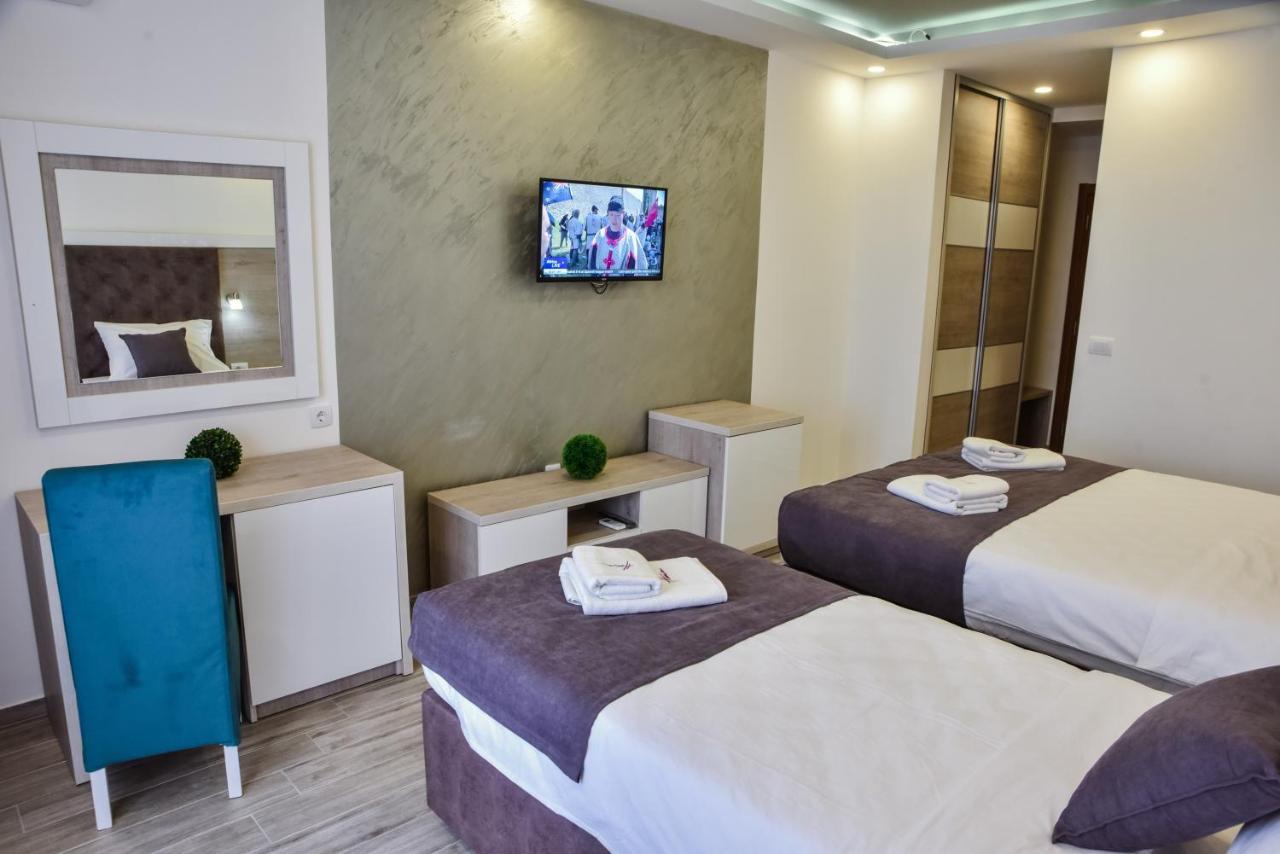 Hotel Heaven Lux Ulcinj Esterno foto