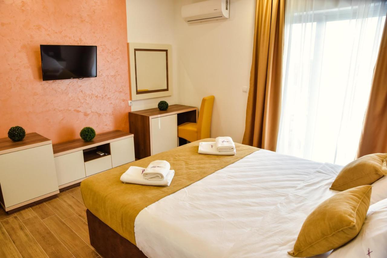 Hotel Heaven Lux Ulcinj Esterno foto