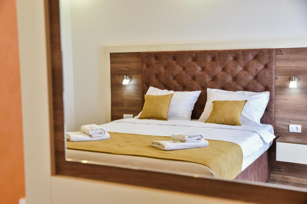 Hotel Heaven Lux Ulcinj Esterno foto