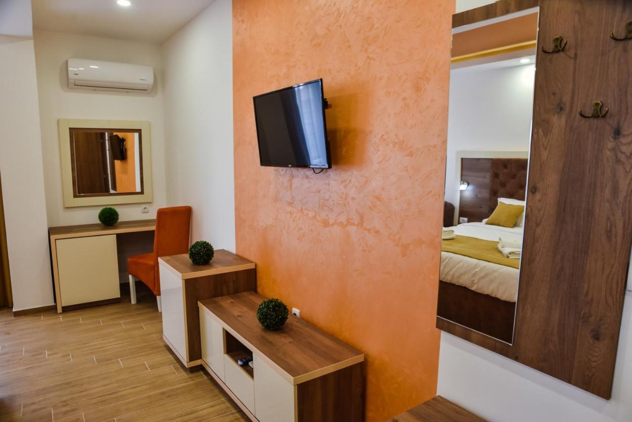 Hotel Heaven Lux Ulcinj Esterno foto