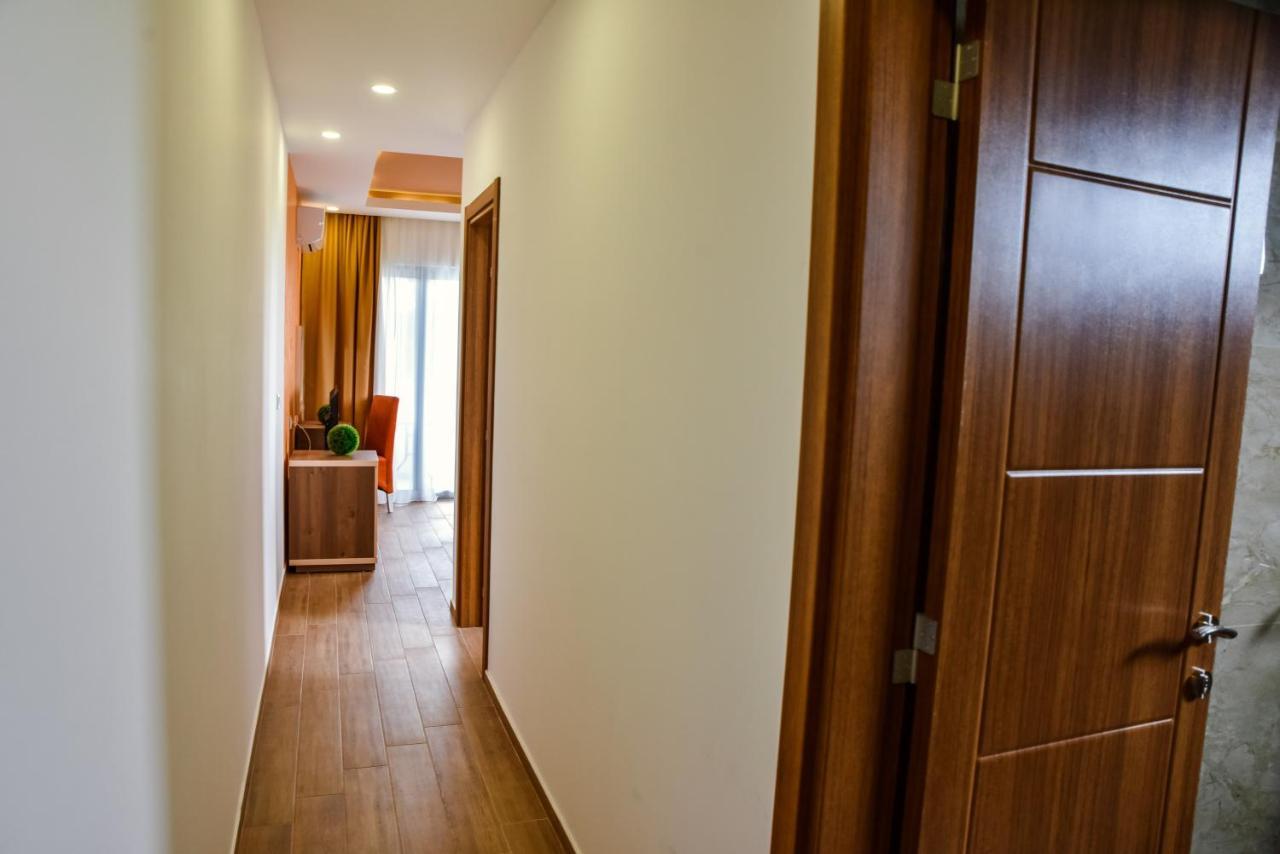 Hotel Heaven Lux Ulcinj Esterno foto