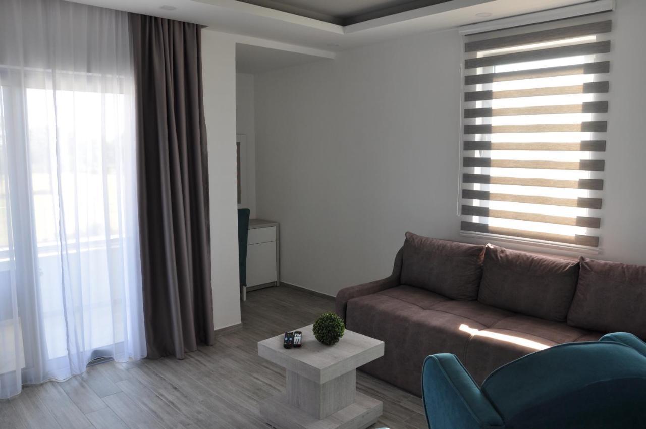Hotel Heaven Lux Ulcinj Esterno foto