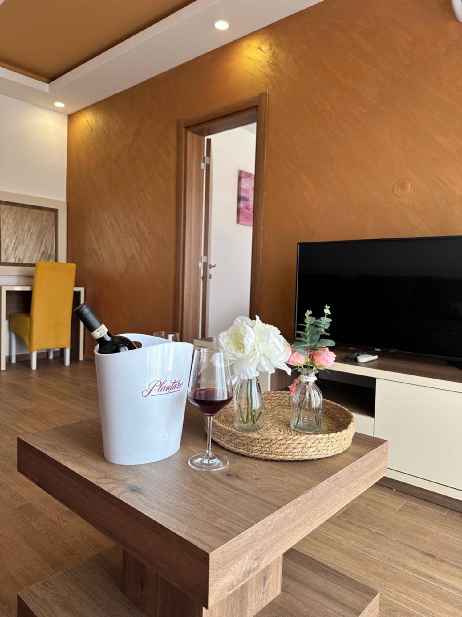 Hotel Heaven Lux Ulcinj Esterno foto