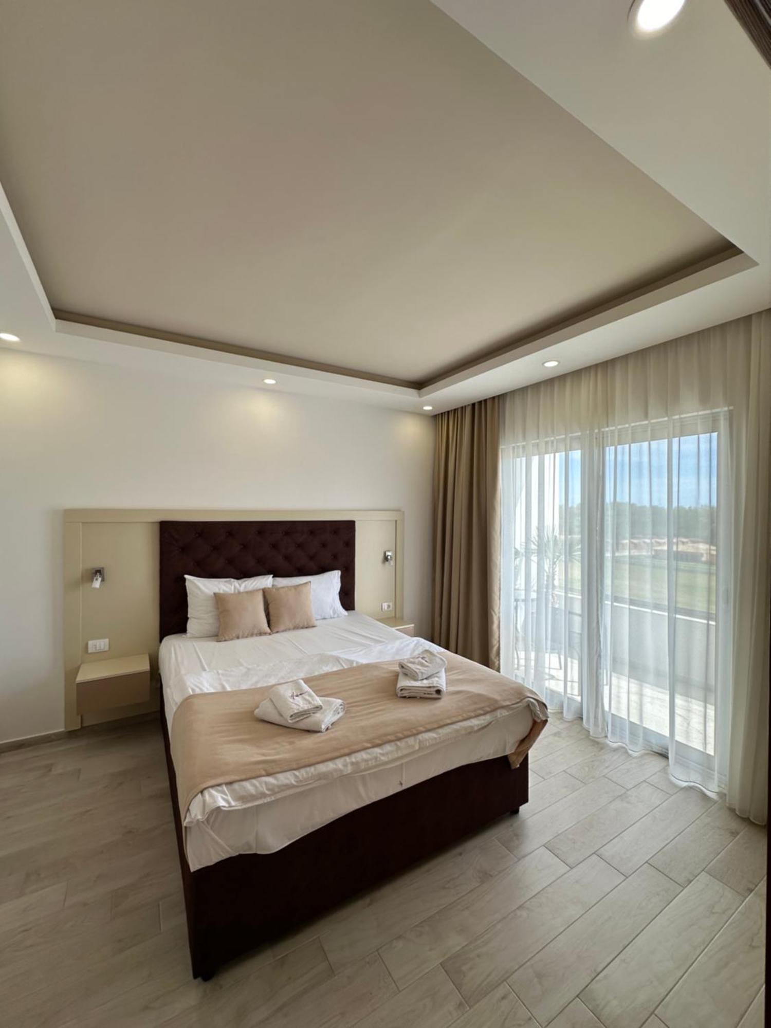 Hotel Heaven Lux Ulcinj Esterno foto