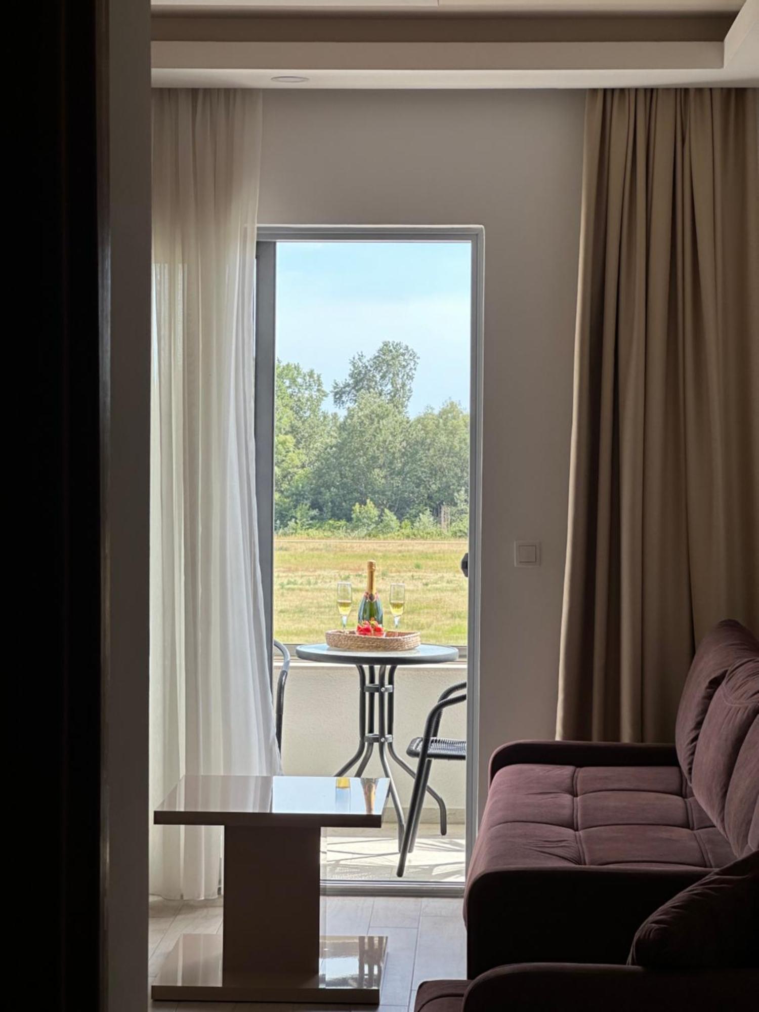 Hotel Heaven Lux Ulcinj Esterno foto